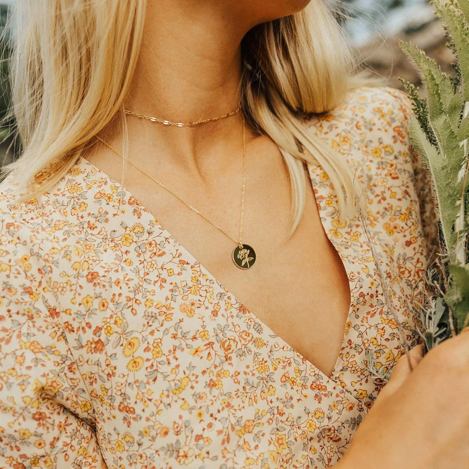 12 Birth Month Flower Pendant Necklace 14K Gold Plated Dainty Simple Month Birth Floral Disc Pendant Engrave Coin Necklace Minimalist Delicate Custom Personalized Jewelry Mom Daughter BFF Gift