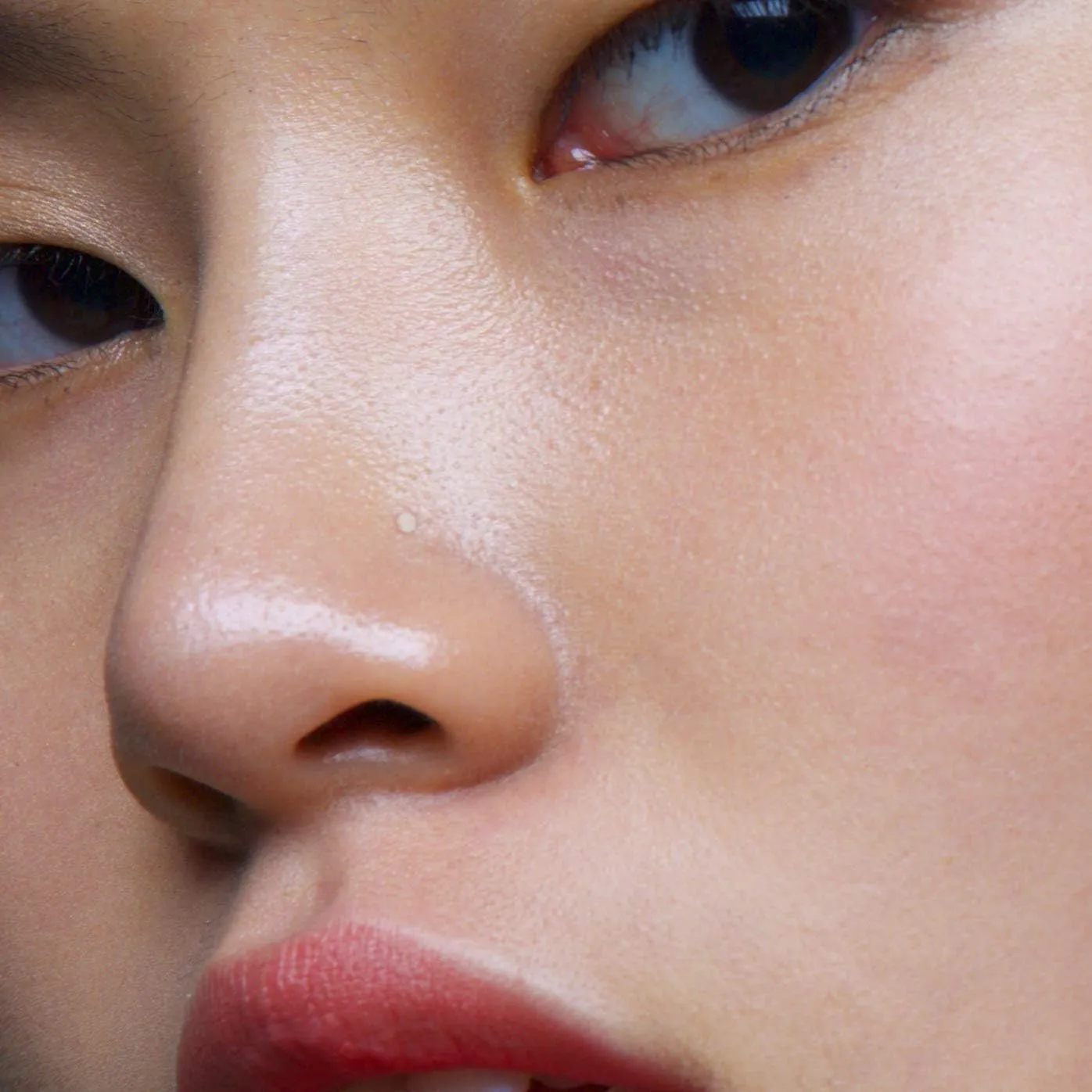 20g Clear Nose Studs - Bioflex L-Shaped Nose Retainers - Clear Nose Rings For Work - Small & Flexible Nostril Stud Piercing