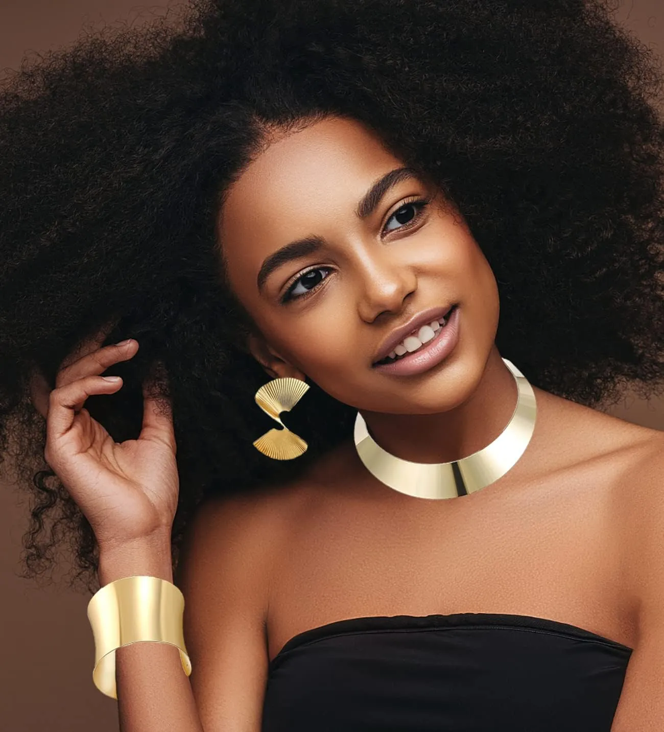 7 pcs African Collar Choker Necklace Earrings Cuff Bangle National Jewelry Set for Women Gold Statement African Tribal Costumes Jewelry Accessories for Halloween Theme Party