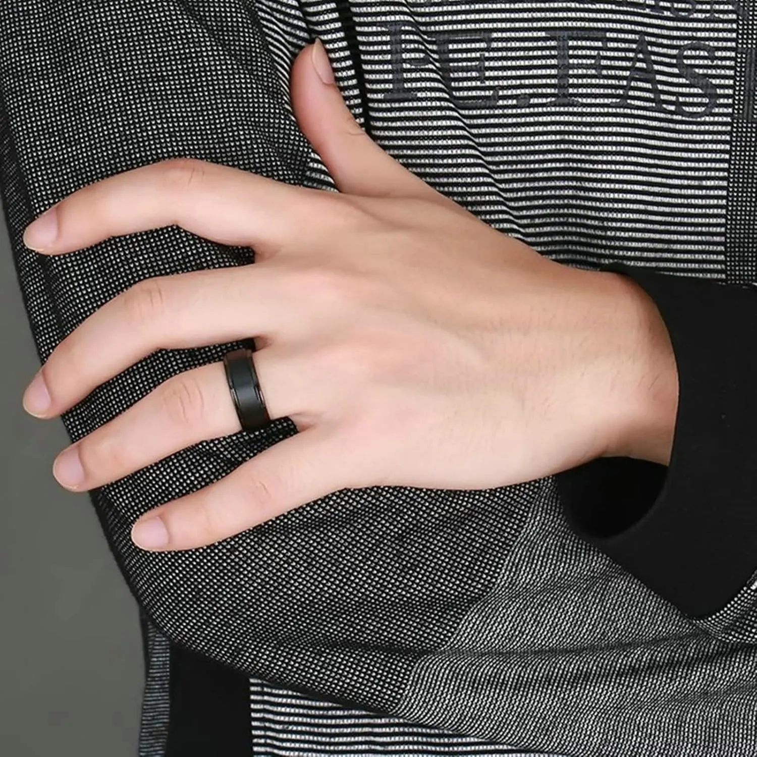 Aienid Matching Wedding Rings His and Hers Wedding Band His and Hers Tungsten Black Brushed Ring 8MM