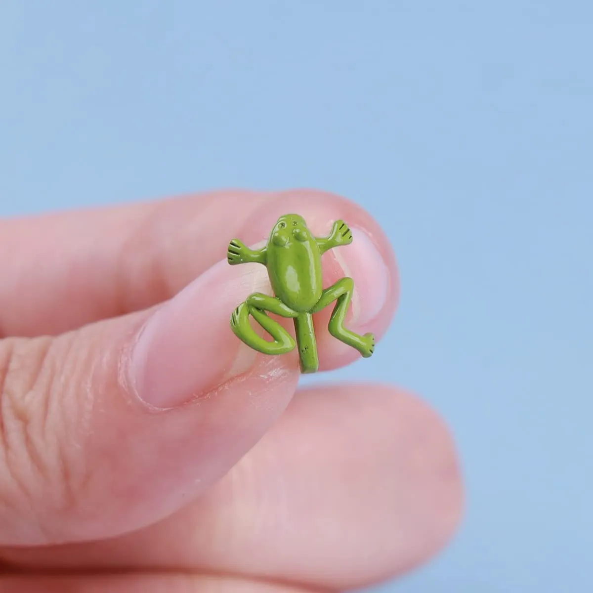 Fake Nose Ring U Shaped for Women Cute Green Frog Fake Septum Ring Tiny Animal Nose Cuff Adjustable Clip On Nose Rings Fake Nose Piercing Jewelry