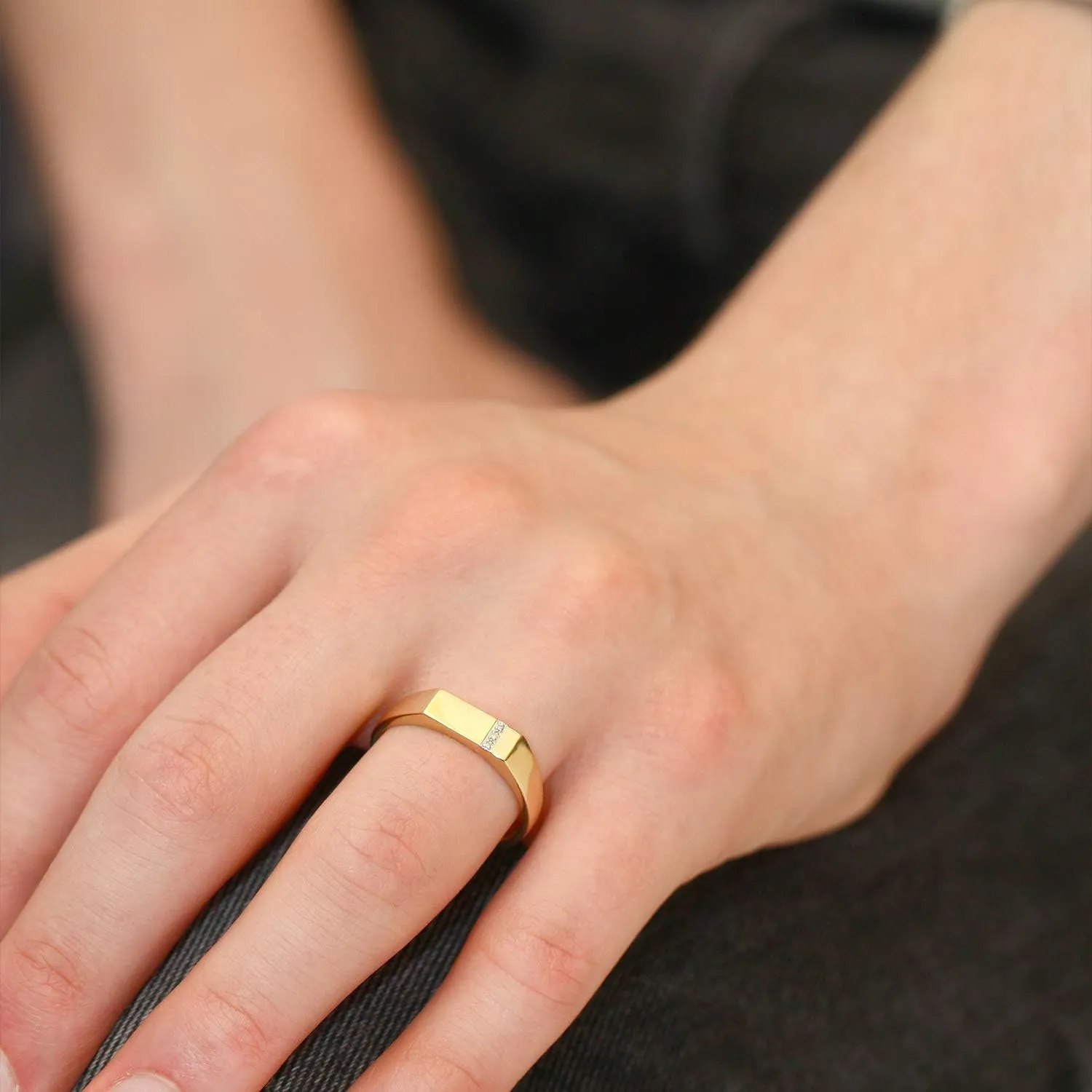 Gem Stone King Men's 10K Solid Yellow Gold White Diamond Wedding Anniversary Ring (Available In Size 7,8,9,10,11,12,13)