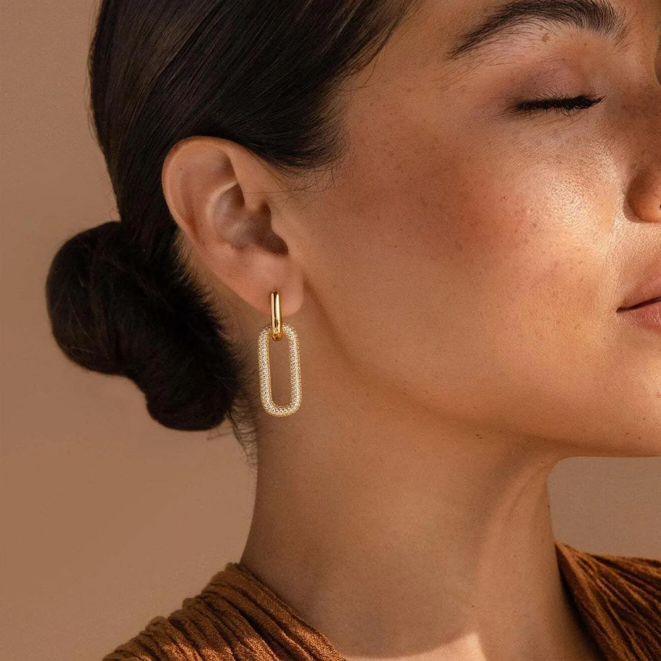 Gold Hoop Earrings Set for Women Chunky Hypoallergenic Open Huggie Hoops Earring Plated Stack Earring Lightweight Trendy Small Cute for Multiple Piercing