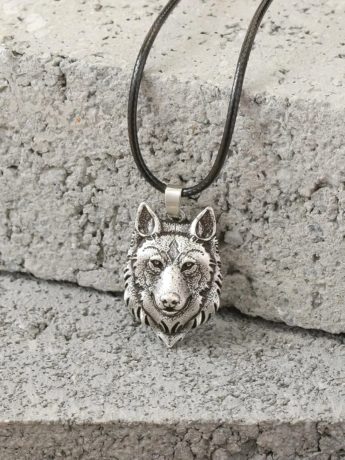 HAQUIL Wolf Necklace, Tribal Wolf Head Pendant, Animal Totem Jewelry Gift for Men and Women