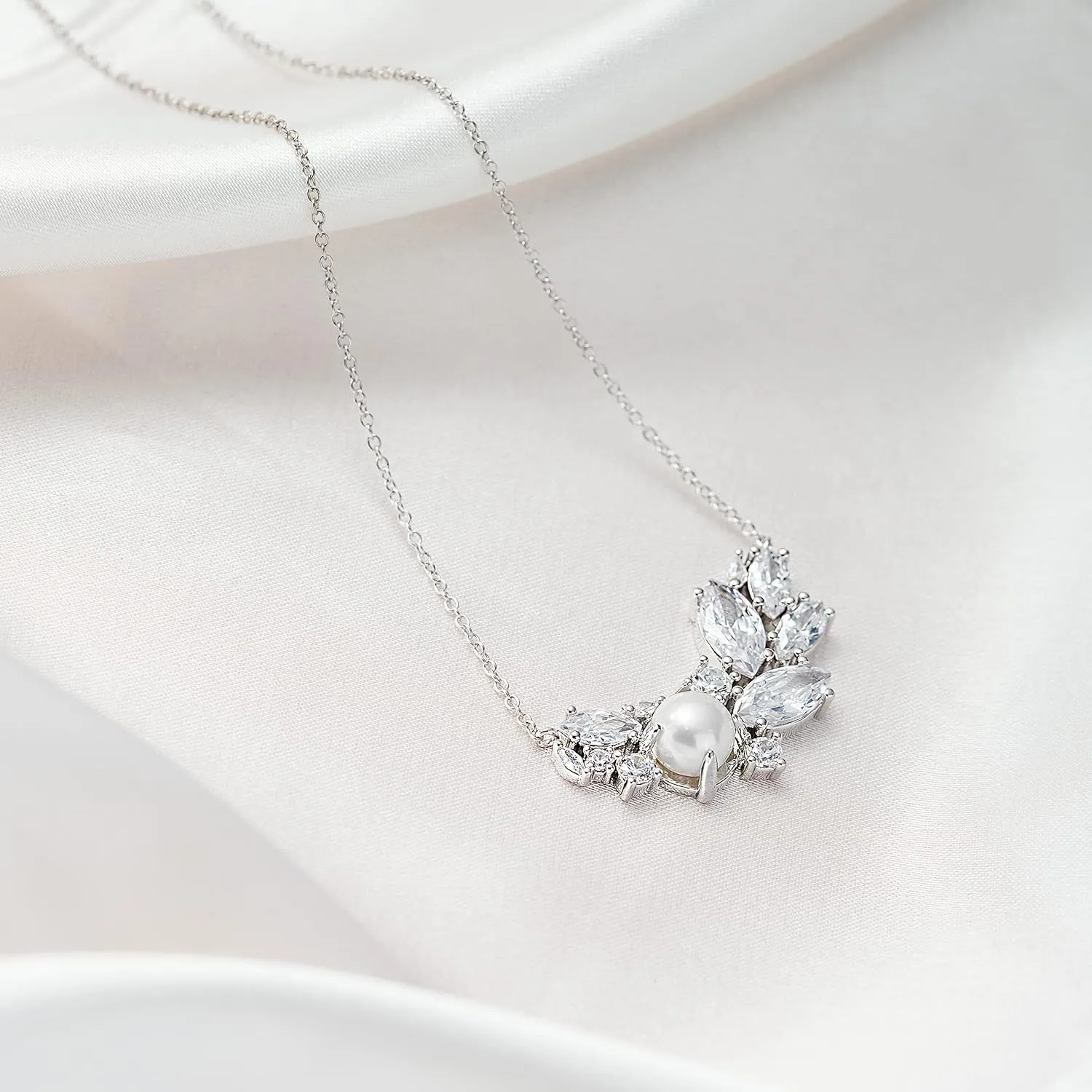 HOPE LOVE SHINE The World is Your Oyster Pearl Necklace Graduation Gifts for Her Inspirational Jewelry for Women