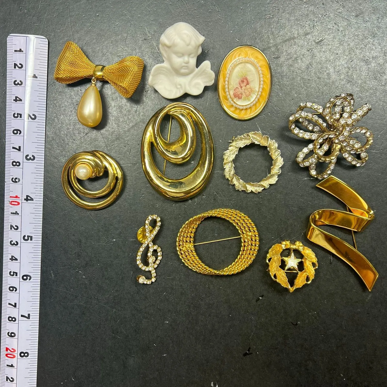 Lot of Gold Tone Brooches Styles Sizes Vary