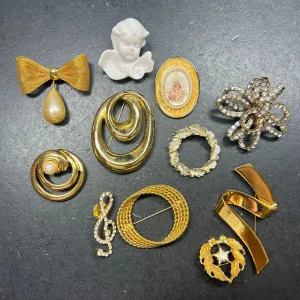 Lot of Gold Tone Brooches Styles Sizes Vary