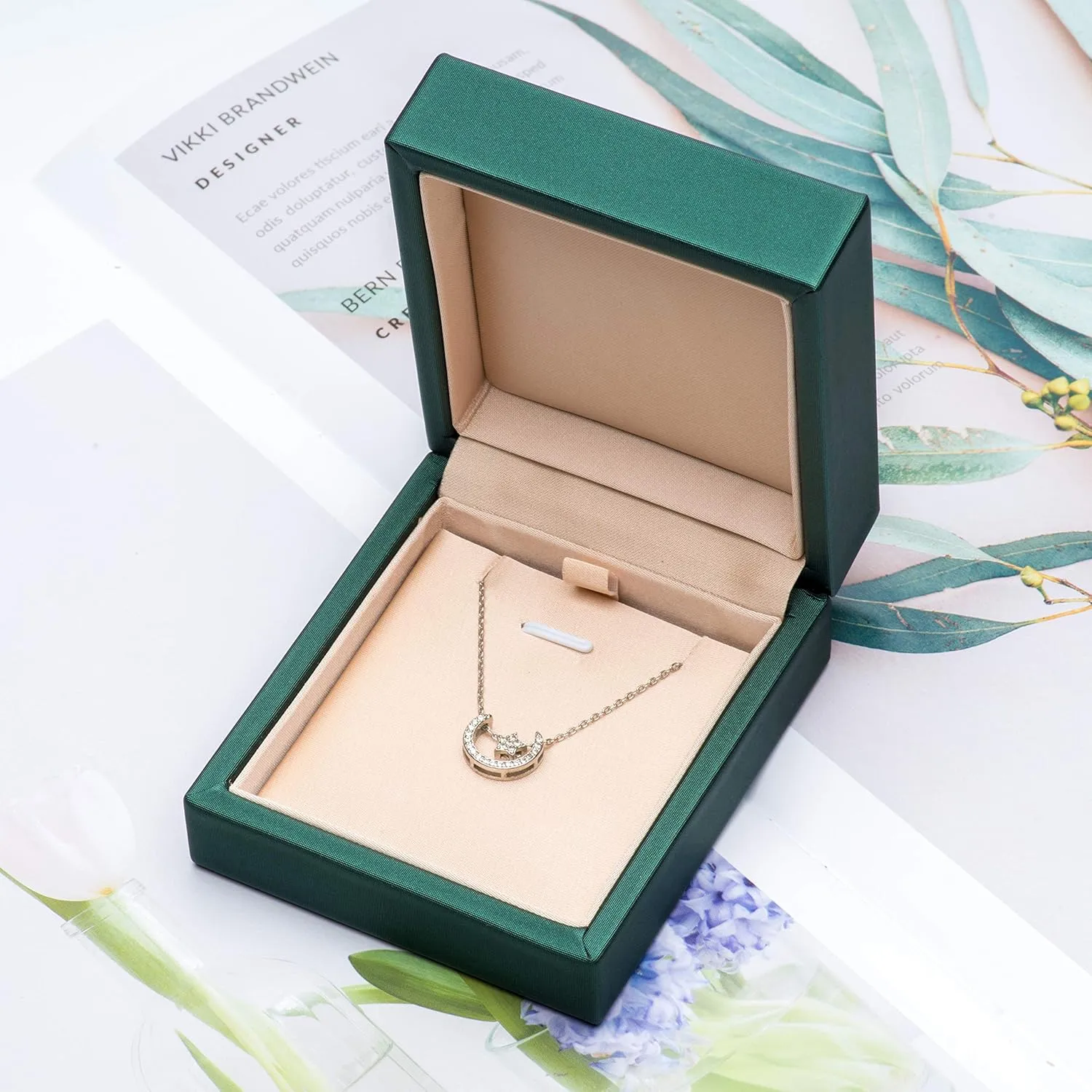 PU Leather Necklace Pendant Box for Wedding,Jewelry Gift Storage Display Case (Green)