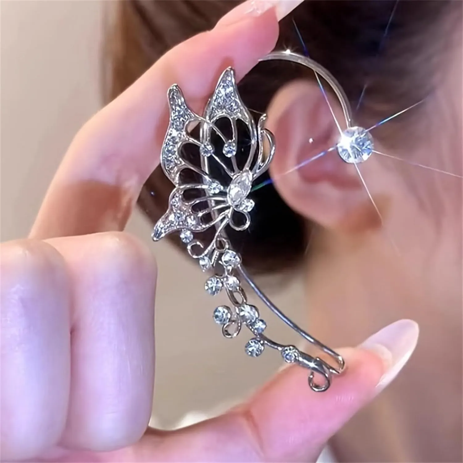 Rhinestone Butterfly Ear Cuff Earrings for Women, Non-piercing Ear Cuffs for Women Butterfly Hollow Wrap Earring Vintage Ears Cuff Earrings No Piercing Ears Clip Earring Jewelry Gifts