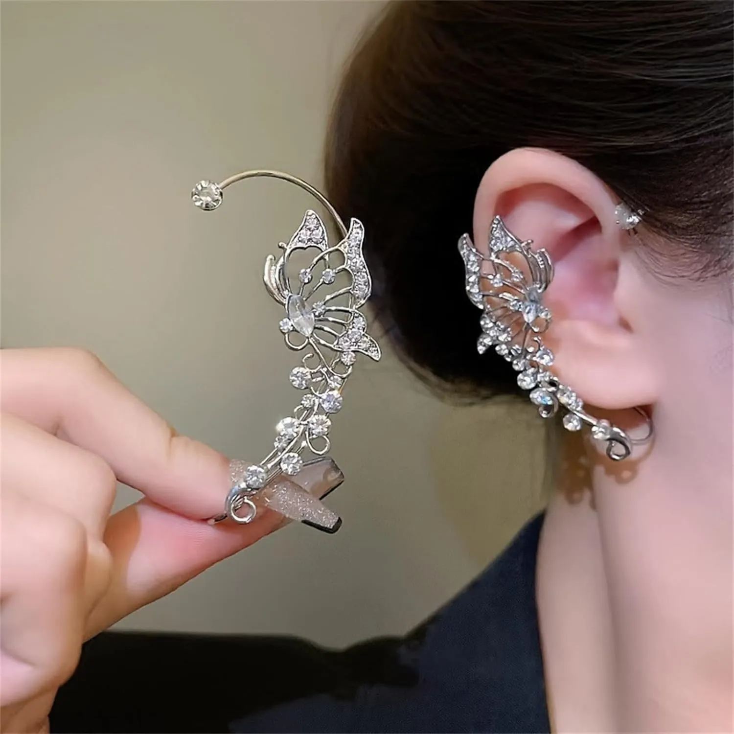 Rhinestone Butterfly Ear Cuff Earrings for Women, Non-piercing Ear Cuffs for Women Butterfly Hollow Wrap Earring Vintage Ears Cuff Earrings No Piercing Ears Clip Earring Jewelry Gifts