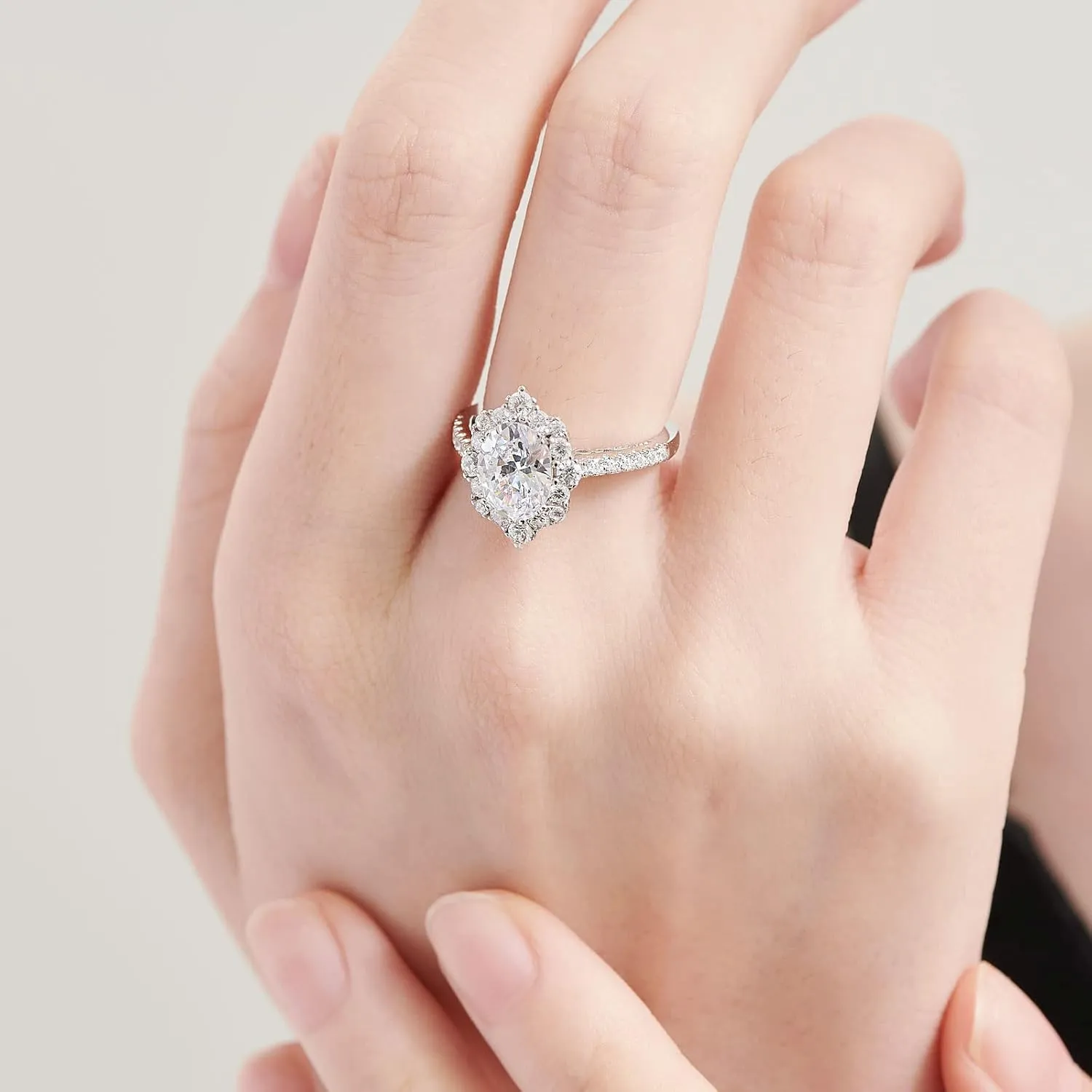 SHELOVES 2.7 Ct Oval Cut AAAAA Cubic Zirconia Floral Halo Engagement Ring for Women 925 Sterling Silver Sz 4.5-12