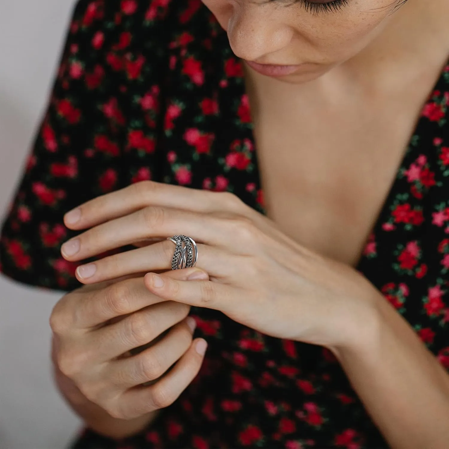 Statement Ring Art Deco Vintage Black Crystal Rhinestone Ring, Gothic Chunky Wide Band Cocktail Ring Silver Plated Women Fashion Jewelry