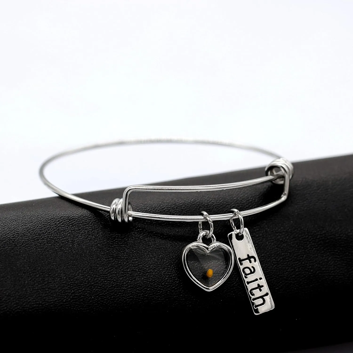 Uloveido 2.5 Inch Stainless Steel Faith Bangle Real Mustard Seed Bracelets Charm Jewelry for Christian Inspirational Gift Y558