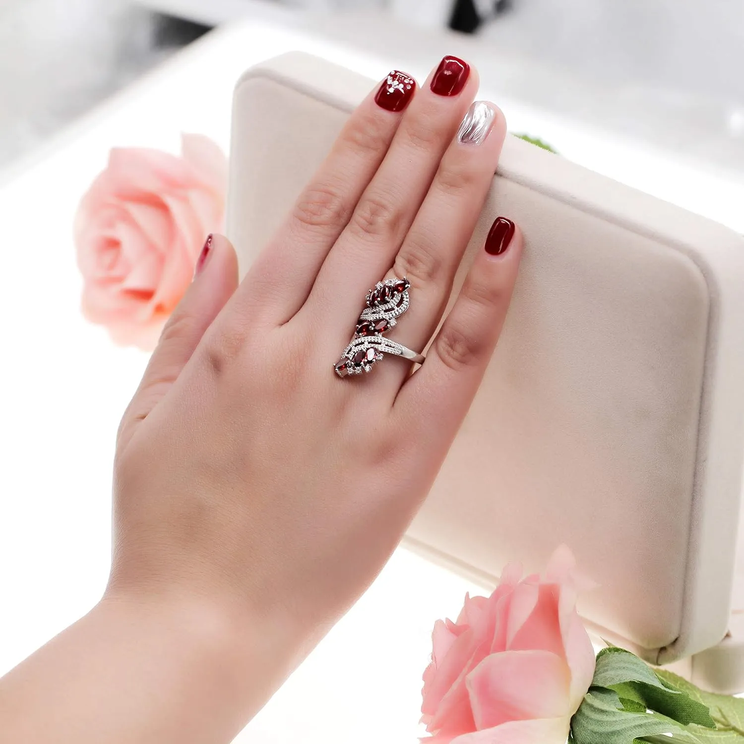 Uloveido Women's Punk Black Wedding Rings Oval and Round Cut Red White Cubic Zirconia Rhinestones Open Tail Anniversary Jewelry J656