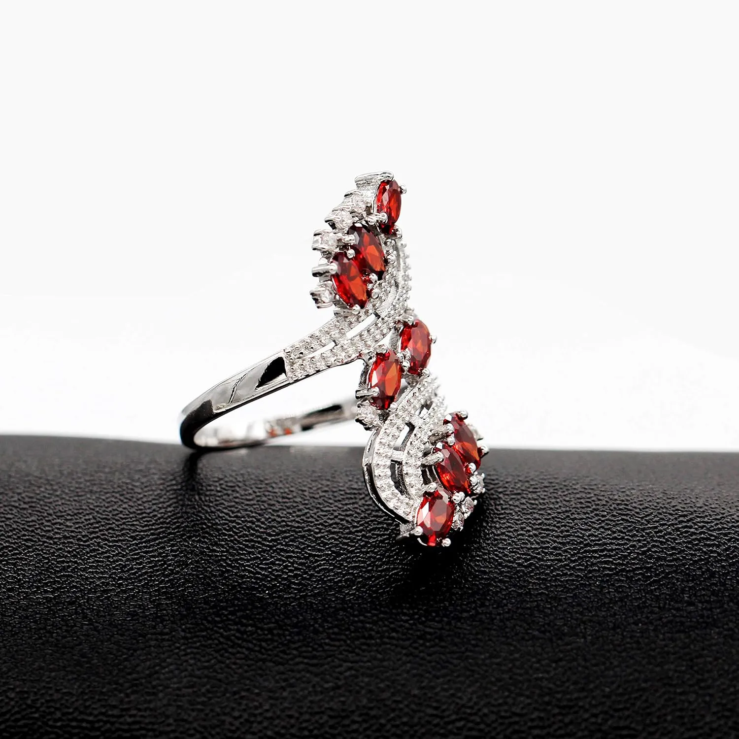 Uloveido Women's Punk Black Wedding Rings Oval and Round Cut Red White Cubic Zirconia Rhinestones Open Tail Anniversary Jewelry J656