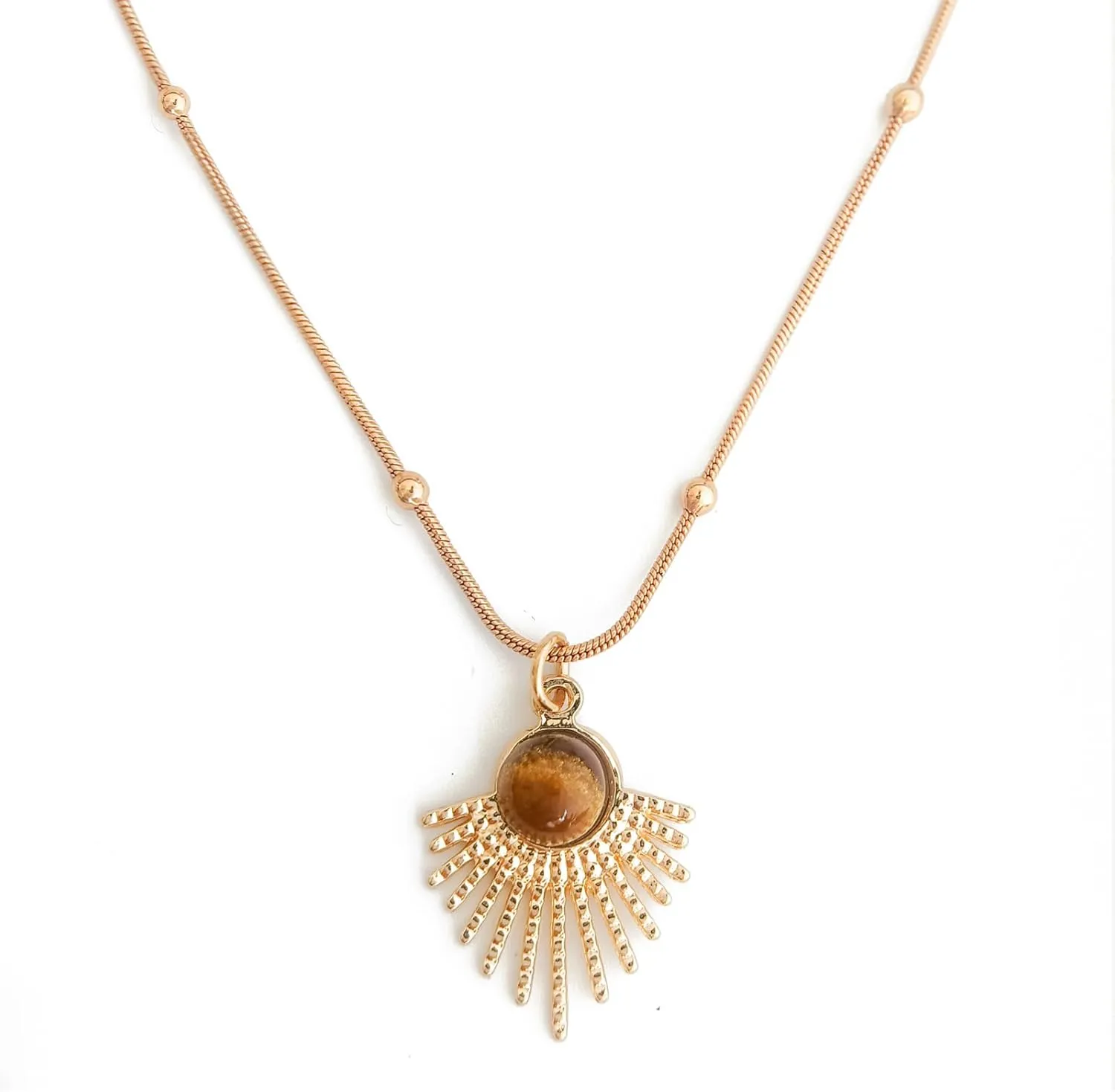 vintage-Inspired gold-tone alloy necklace cat's eye stone pendant necklace elegance and mystique jewelry accessory for women