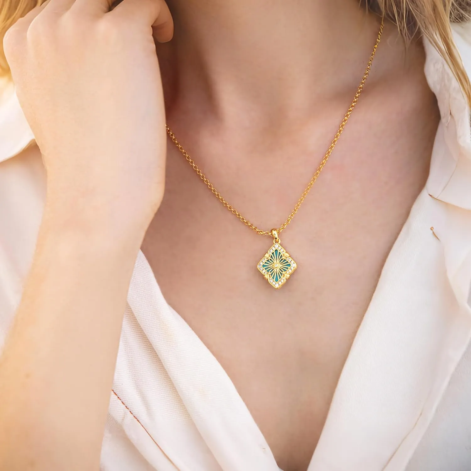 Vintage Jewelry for Women, Double-Sided Gold Clover Necklace 18K Plated with Gemstone, Mother of Pearl Inlaid, Vintage Necklace Set