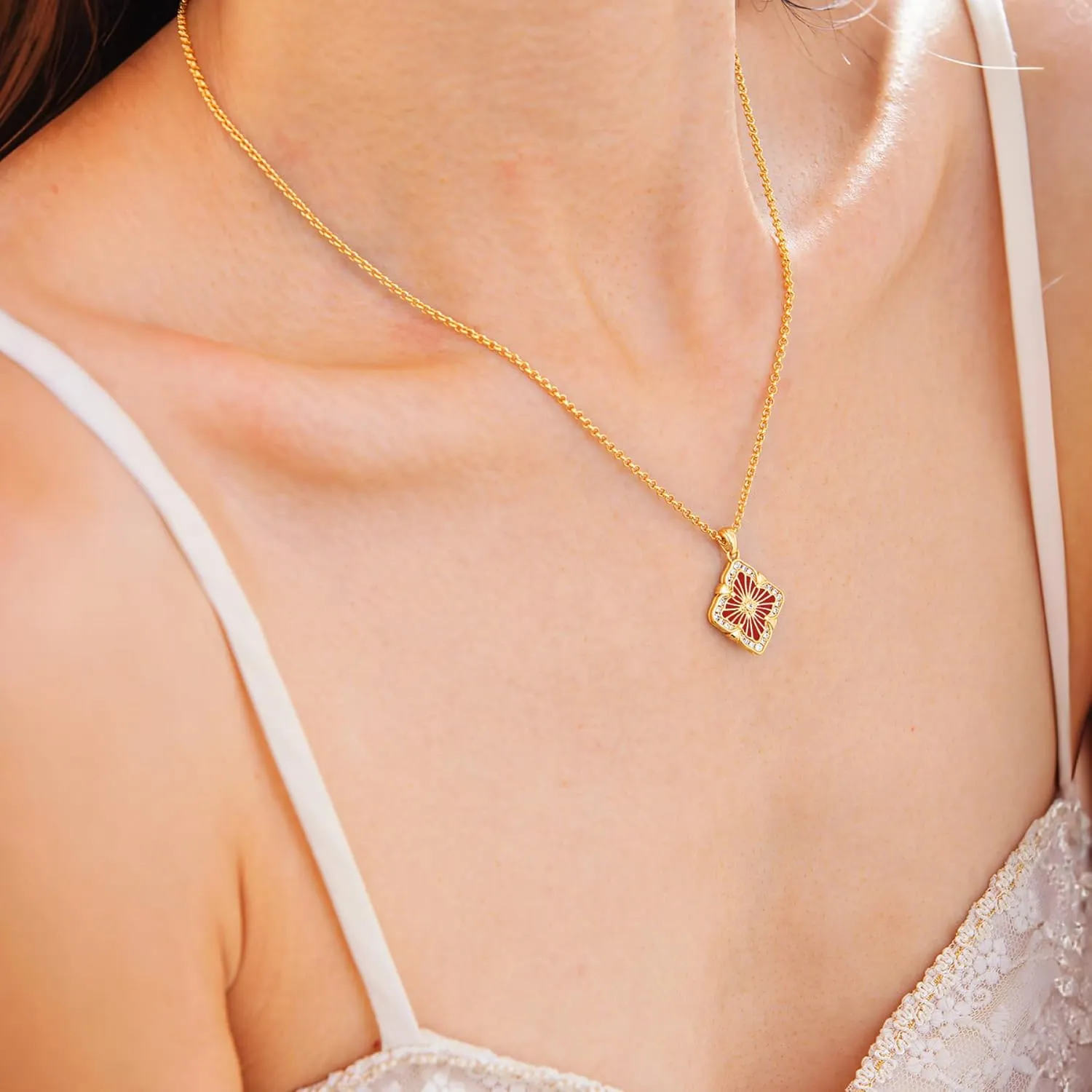 Vintage Jewelry for Women, Double-Sided Gold Clover Necklace 18K Plated with Gemstone, Mother of Pearl Inlaid, Vintage Necklace Set