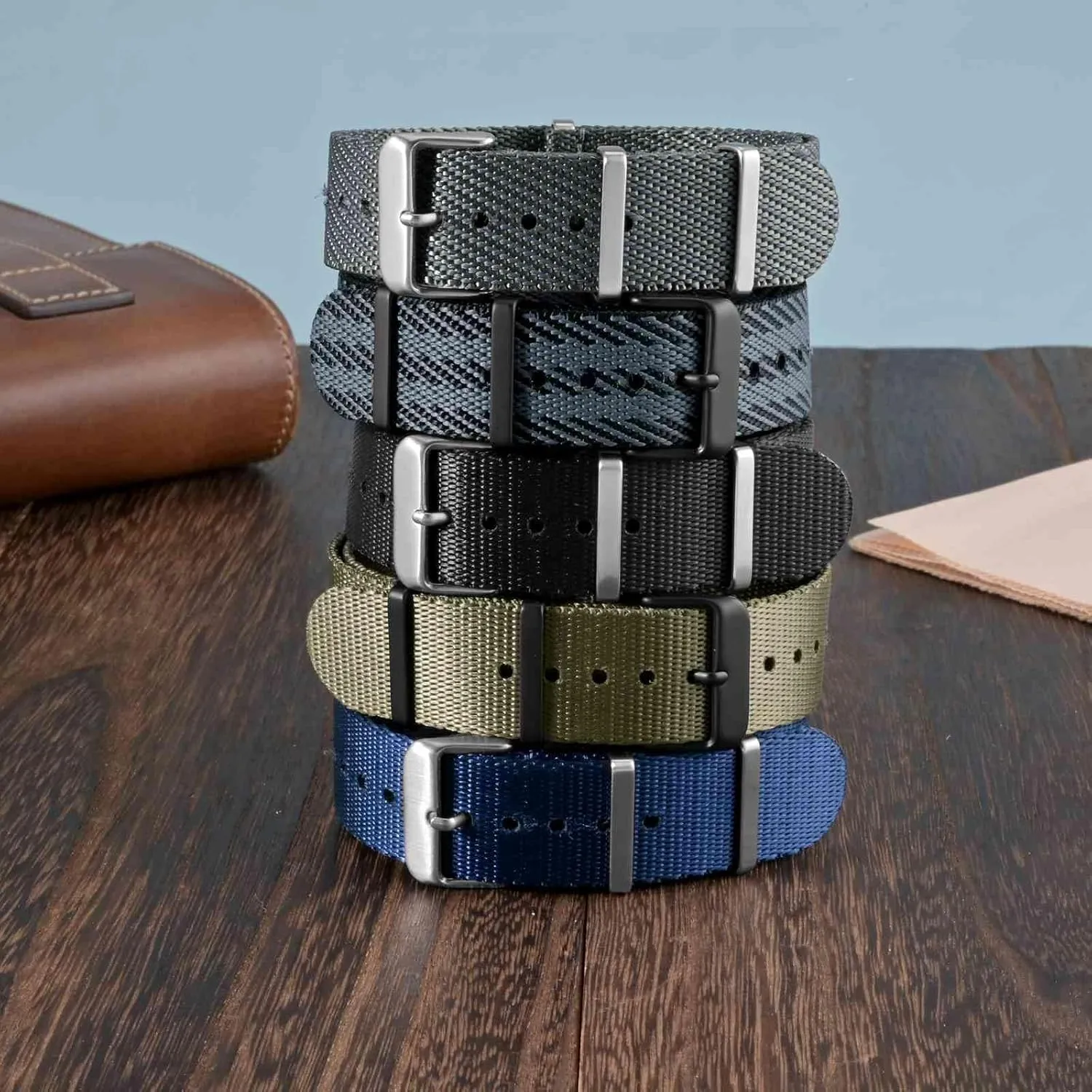 WOCCI 20mm Military Nylon Watch Band, One-piece Nylon Strap for Men and Women, Black Buckle (Army Green)