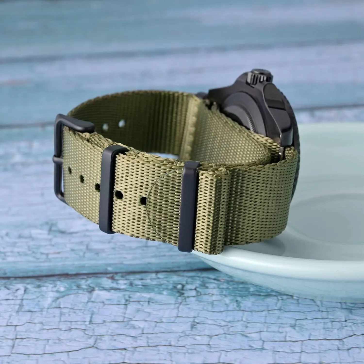 WOCCI 20mm Military Nylon Watch Band, One-piece Nylon Strap for Men and Women, Black Buckle (Army Green)
