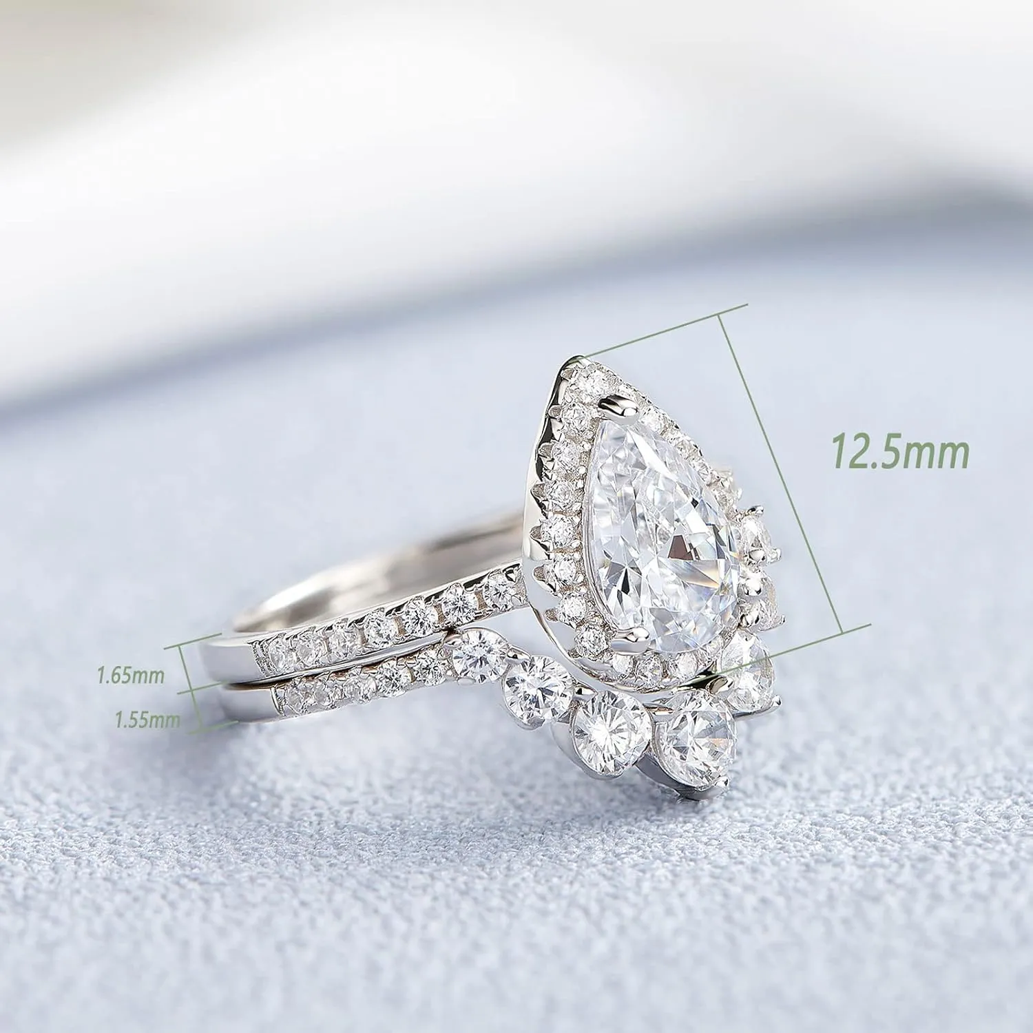 Wuziwen 2CT Vintage Engagement Rings Wedding Ring Set for Women Halo Bridal Ring Sets 925 Sterling Silver CZ