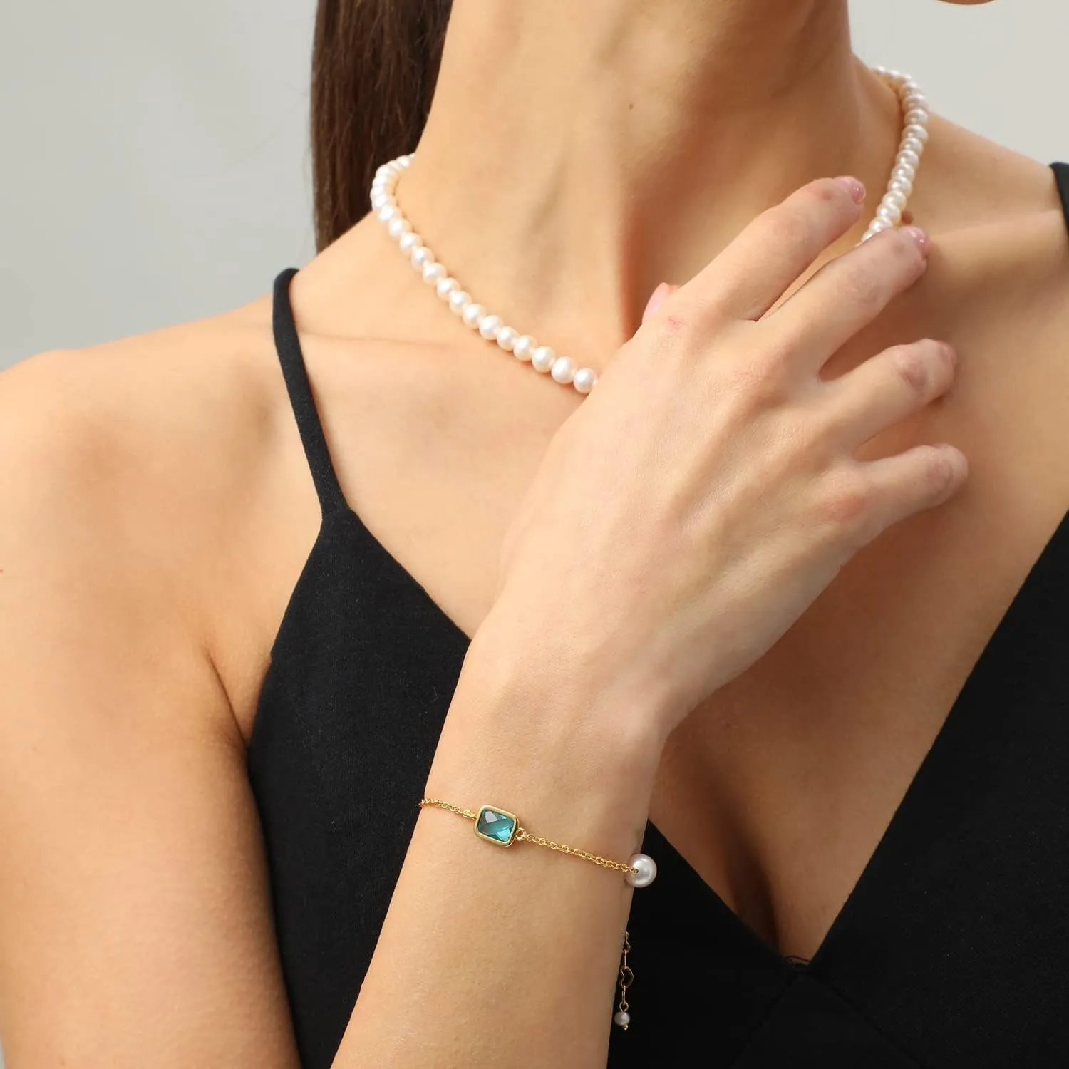 XYJZXY Gold Pearl Bracelet for Women 18K Gold Plated Pearl Link Bracelet Adjustable Cubic Zirconia Bracelets